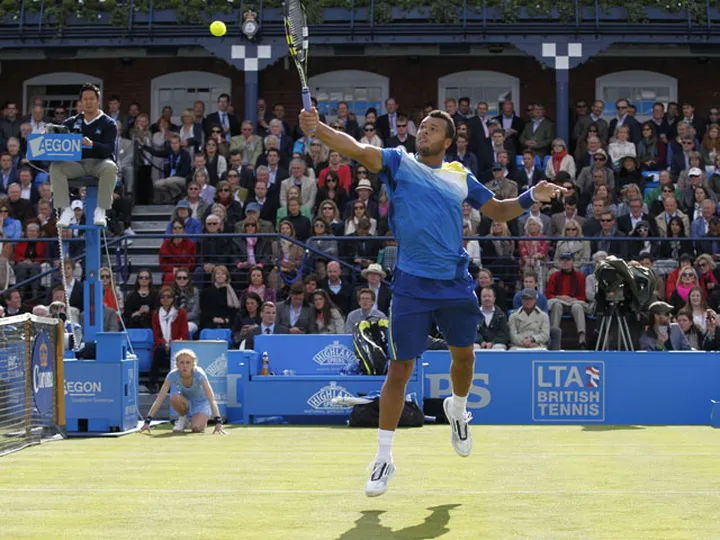Tsonga through to Queen's quarter-finals