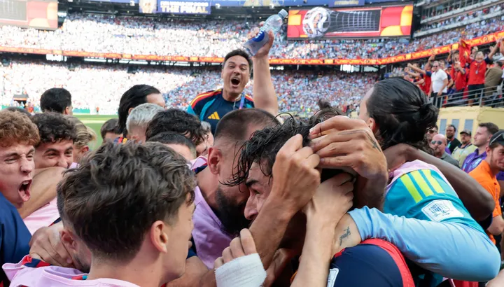 أخبار انتقالات ريال مدريد: اهتمام فلورنتينو بيريز المفاجئ ببطل كأس العالم في برشلونة قد يؤدي إلى أول انتقال للكلاسيكو منذ عام 2007