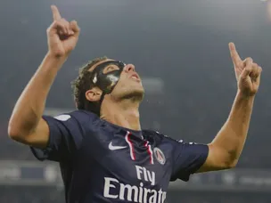 PSG lose to nine-man Rennes