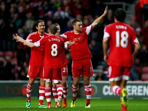 Southampton hold off Burnley to advance