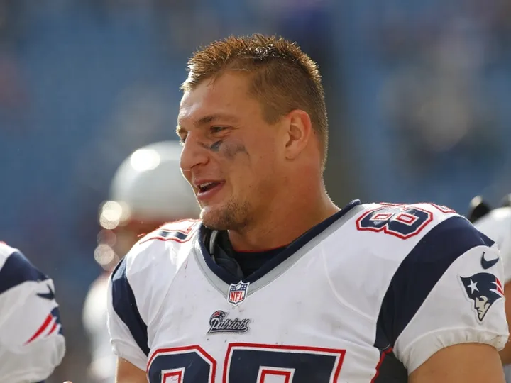 Gronkowski to delay surgery?