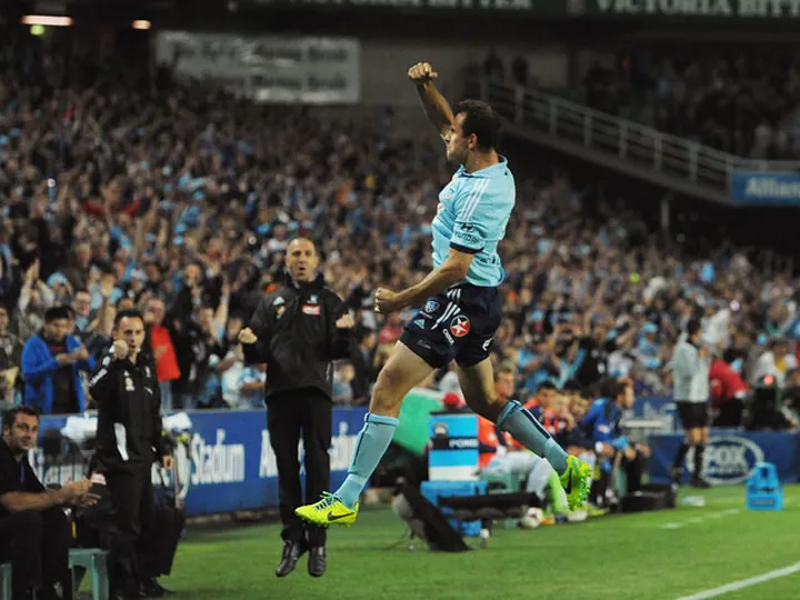 Melbourne Victory lose at 10-man Sydney FC