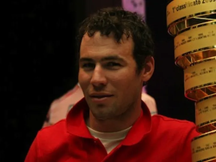 Cavendish picks up green jersey