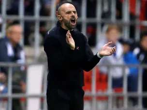 Warne looking forward to taking on Guardiola