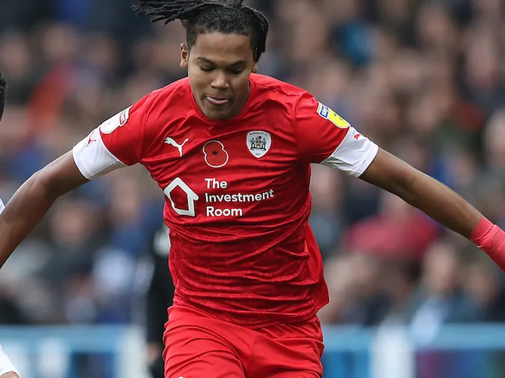 Hearts sign Barnsley defender Toby Sibbick on loan