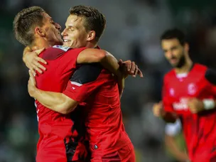 Sevilla up to second