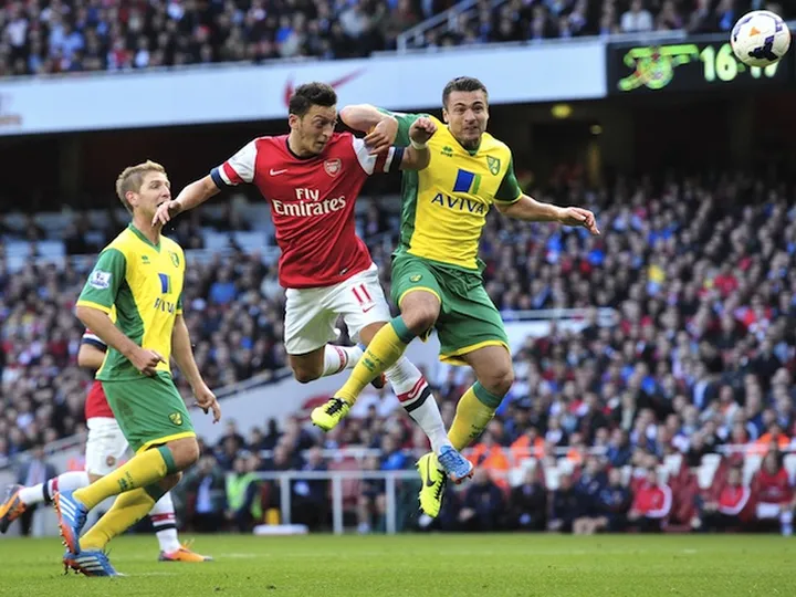 Ozil brace hands Arsenal victory