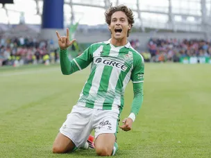 Defensive issues for Arteta as slick Real Betis overcome Arsenal