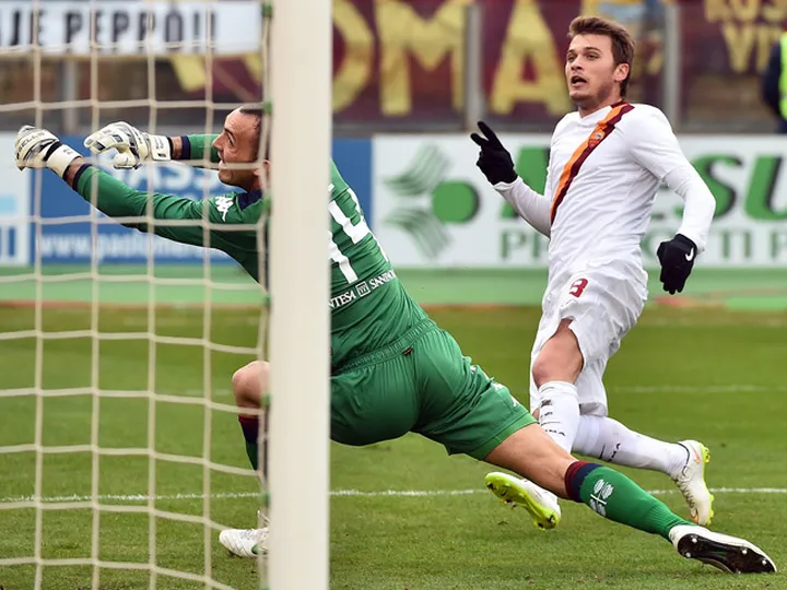 Roma back to winning ways