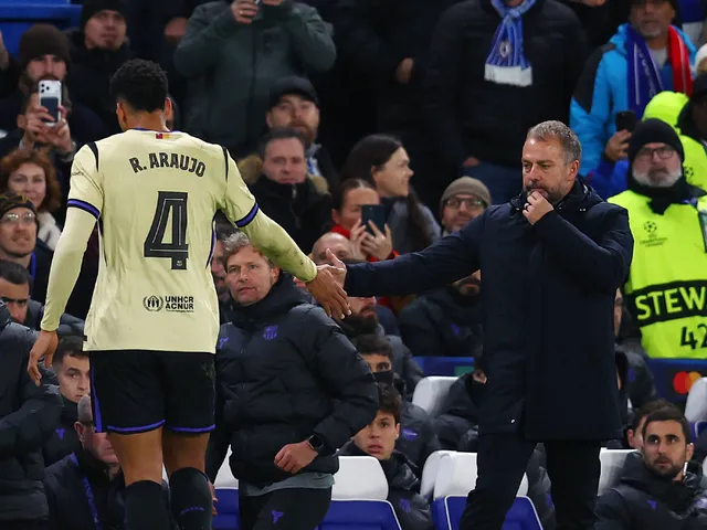 Two Premier League defenders 'offered' to Barca this winter