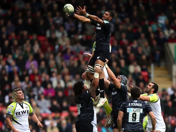 Late surge seals win for Leicester