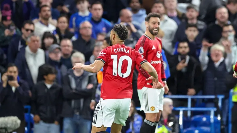 Fabulous Fernandes leads Man Utd to crucial win over Chelsea in Champions League chase