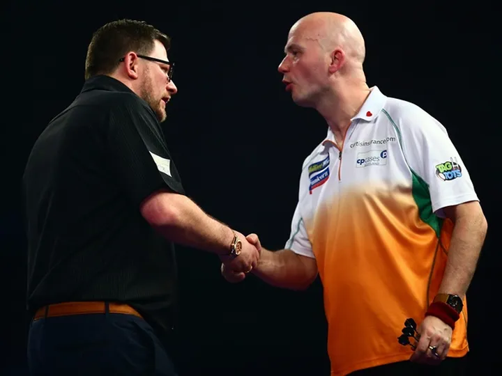 Wade, Smith through to quarter-finals