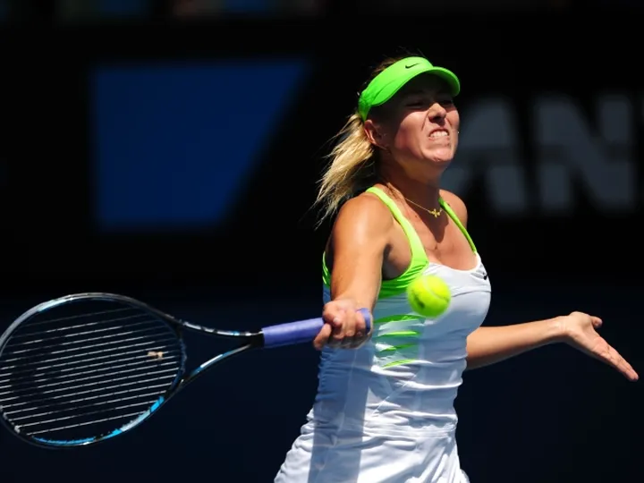 Sharapova edges Lisicki