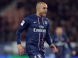 Ten-man PSG secure draw