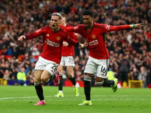 Man Utd beat Liverpool in seven-goal FA Cup classic to reach semi-finals