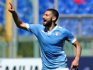 Candreva fires Lazio ahead