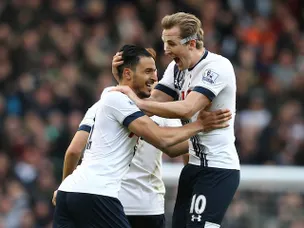 Spurs close gap on Leicester