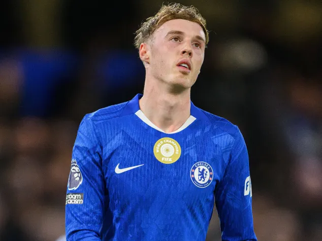 Miss of the season? Watch Palmer's shocking blunder as Chelsea collapse against Leeds