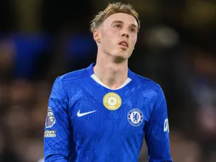 Miss of the season? Watch Palmer's shocking blunder as Chelsea collapse against Leeds