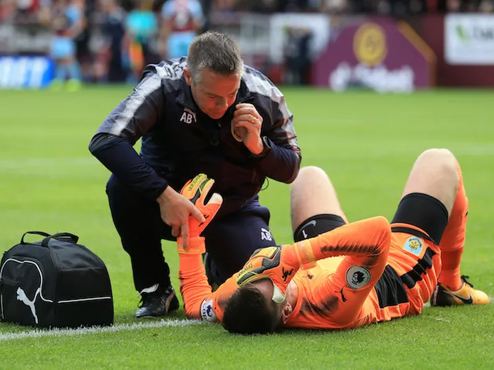 Sean Dyche confirms Tom Heaton surgery