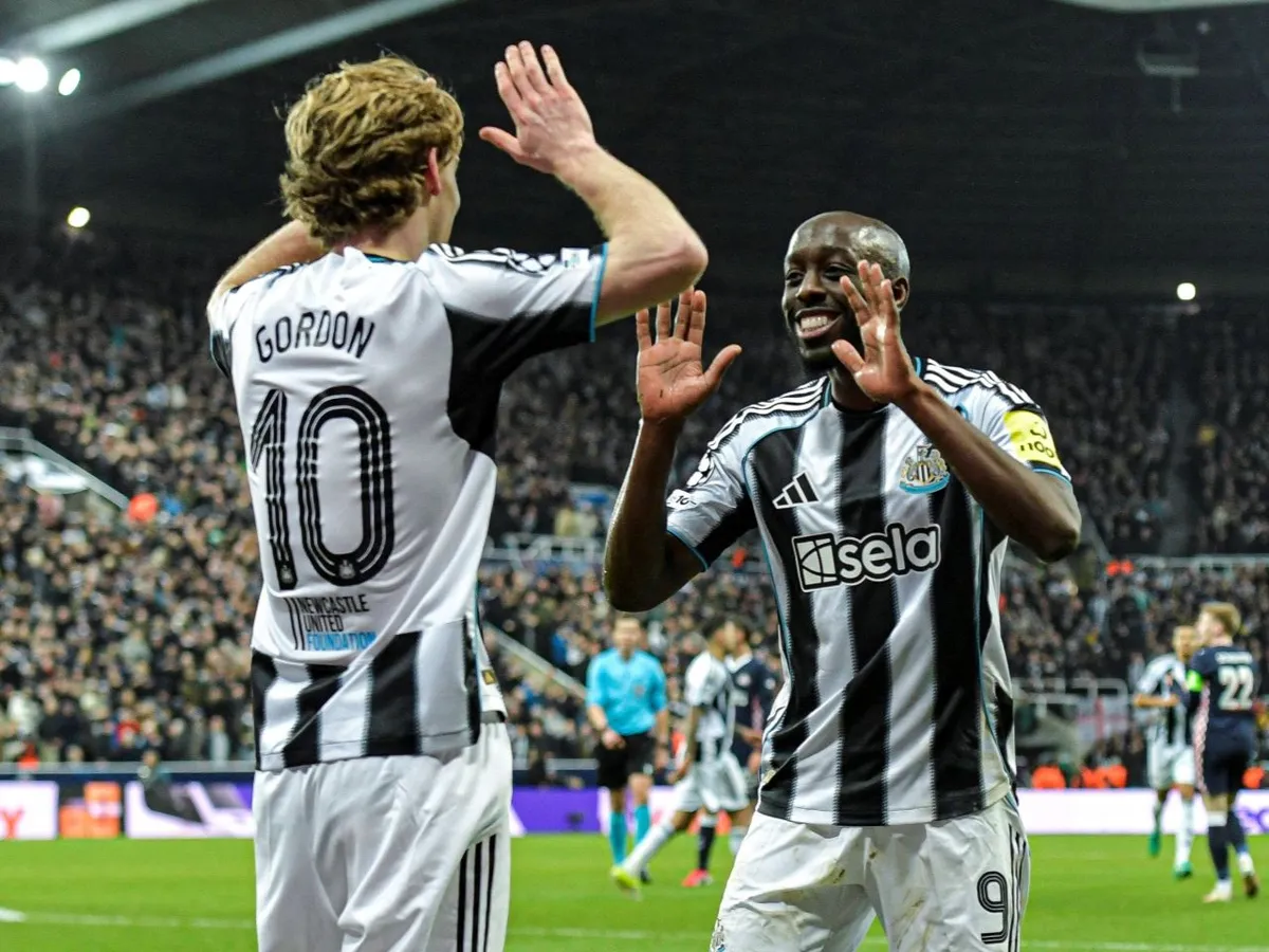 Newcastle surge into Champions League top eight with statement St James' Park win over PSV