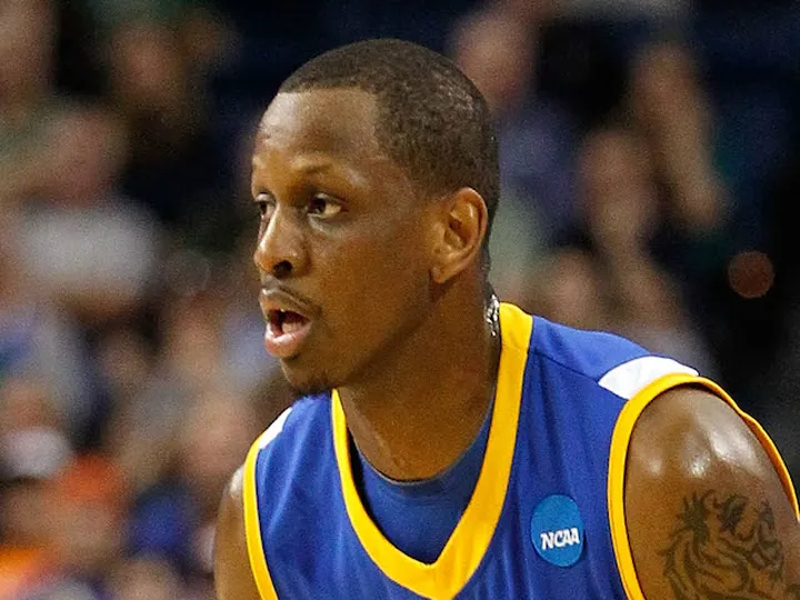 Nunnally agrees 10-day Hawks deal