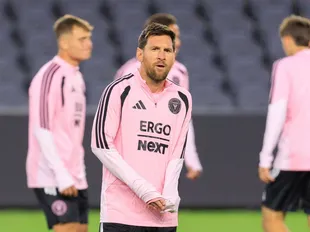 Watch: Messi pulled to the ground by pitch invader in Inter Miami friendly