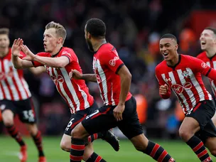 Southampton stun Spurs with late comeback