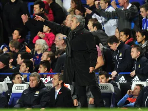 Eto'o breaks deadlock at Stamford Bridge