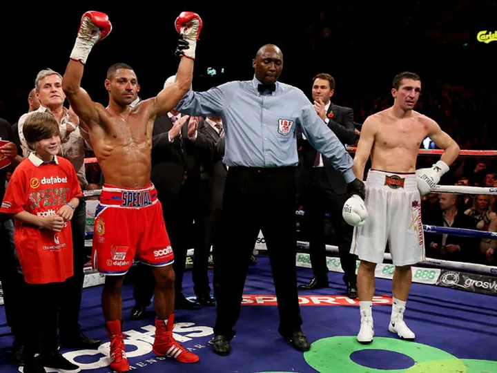 Brook stops Senchenko in four