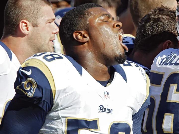 Rams re-sign Dunbar after suspension