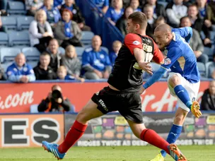 Leicester cruise past ten-man Bournemouth