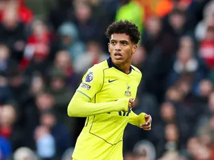 Why Tottenham aren't considering selling Souza despite strong competition?