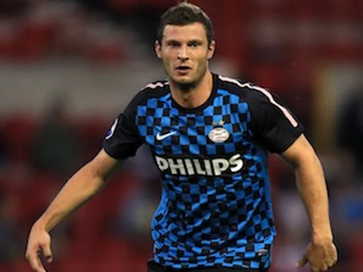 Pardew persists with Pieters deal
