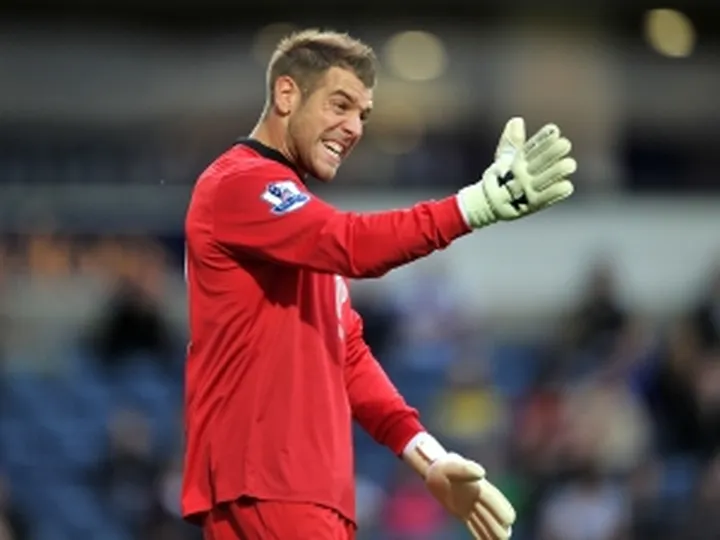 Hughton: 'No concerns with playing Bunn'