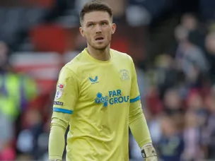 Championship goalkeeper 'wanted by Man United' in surprise summer deal