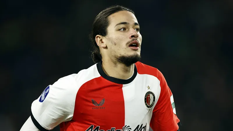 'Concrete offer' - Sunderland battling Chelsea, Marseille for £26m attacker