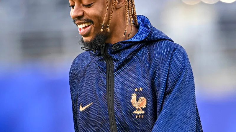 Liverpool ready to 'break the bank' for Barcola as PSG schedule decisive talks