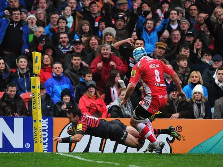 Saracens go top with win