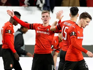 Rennes see off 10-man Arsenal in Europa League