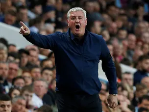 Bruce hits out at â€˜huge disrespectâ€™ after cabbage is thrown at Villa boss