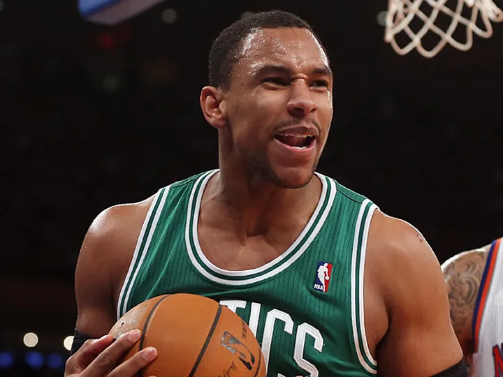 Knicks fall to 10th defeat in 12 games