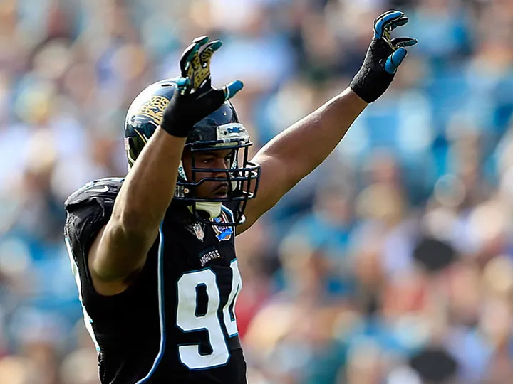 Broncos sign Mincey, cut Walton