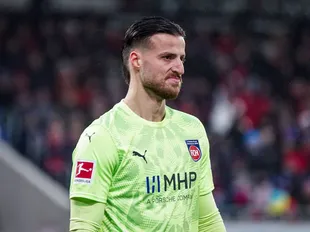 Raya competition? Arsenal 'send scouts' to report on 24-year-old goalkeeper