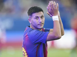 Barcelona attacker emerges as target for 'six' Premier League clubs