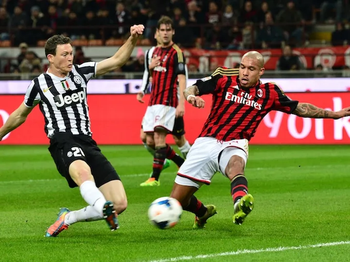 Milan players targeted by bananas