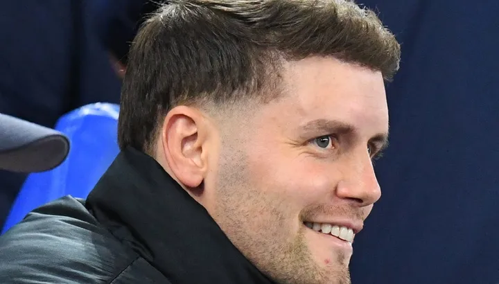 Fabian Hürzeler, técnico do Brighton & Hove Albion, orientando a equipe em campo