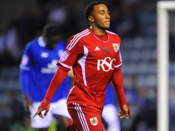 Maynard continues in attack