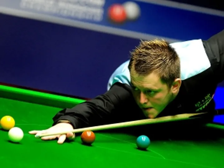 Allen, Walden reach UK semis